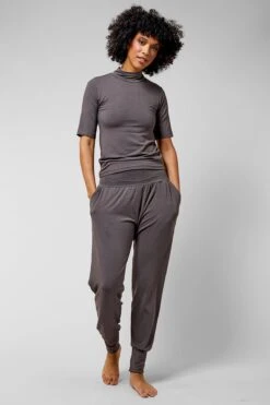 Lightweight Yoga Loose Side Pockets Cuffed Pant Black -Athletics Store k111401c3410621deb94e157e1f489f36