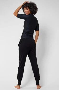 Lightweight Yoga Loose Side Pockets Cuffed Pant Black -Athletics Store k369bfc6a46cbbc8972fb0b05f4935b56