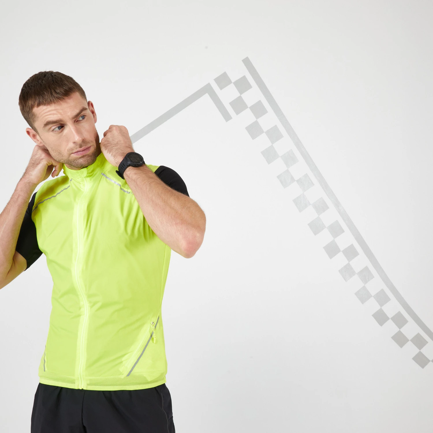 KIPRUN LIGHT MEN'S RUNNING JACKET SLEEVELESS LIGHT YELLOW 7 KIPRUN LIGHT MEN'S RUNNING JACKET SLEEVELESS LIGHT YELLOW - Image 5